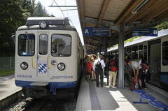 Bayerische Zugspitzbahn Elektro-Triebwagen 309. 2008, Station Kreuzeck/Alpspitzbahn