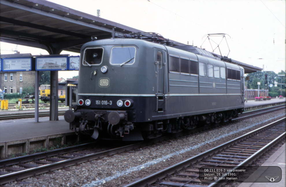 DB 151 016-3 solo passerer Uelzen.