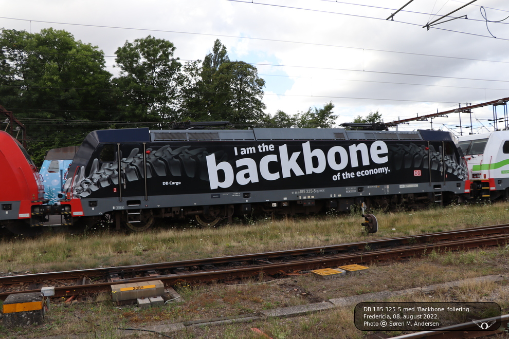 DB 185 325-5 med 'Backbone' foliering