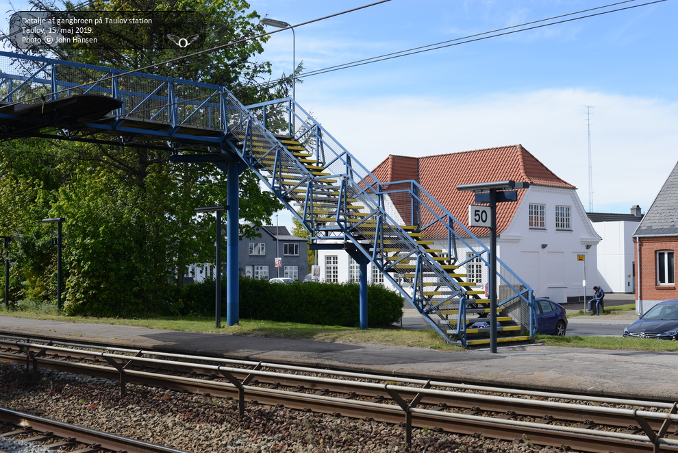 Detalje af gangbroen på Taulov station