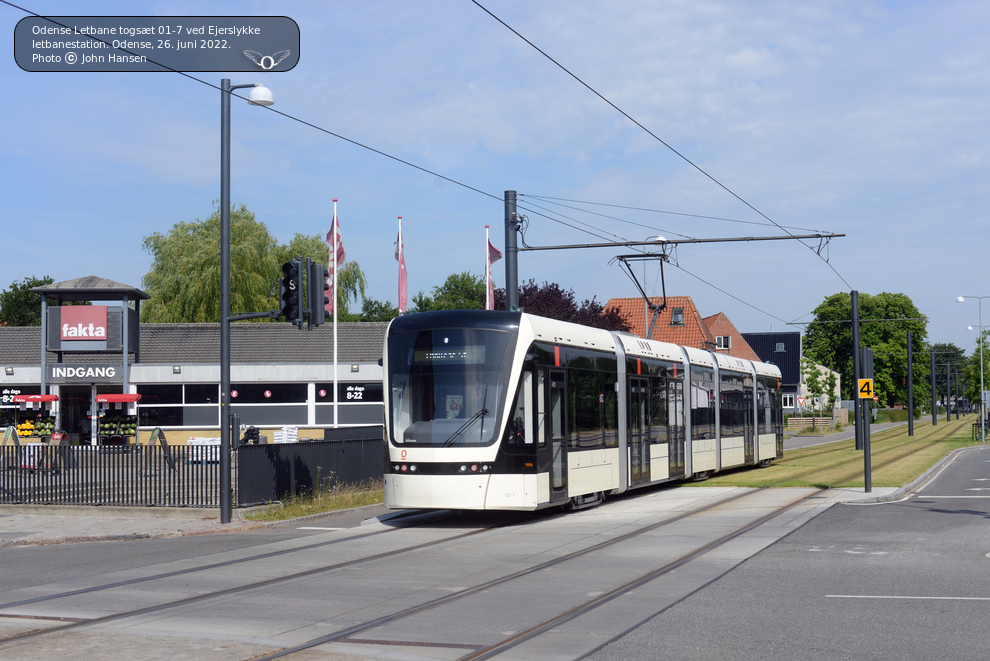Odense Letbane togsæt 01-7 ved Ejerslykke letbanestation